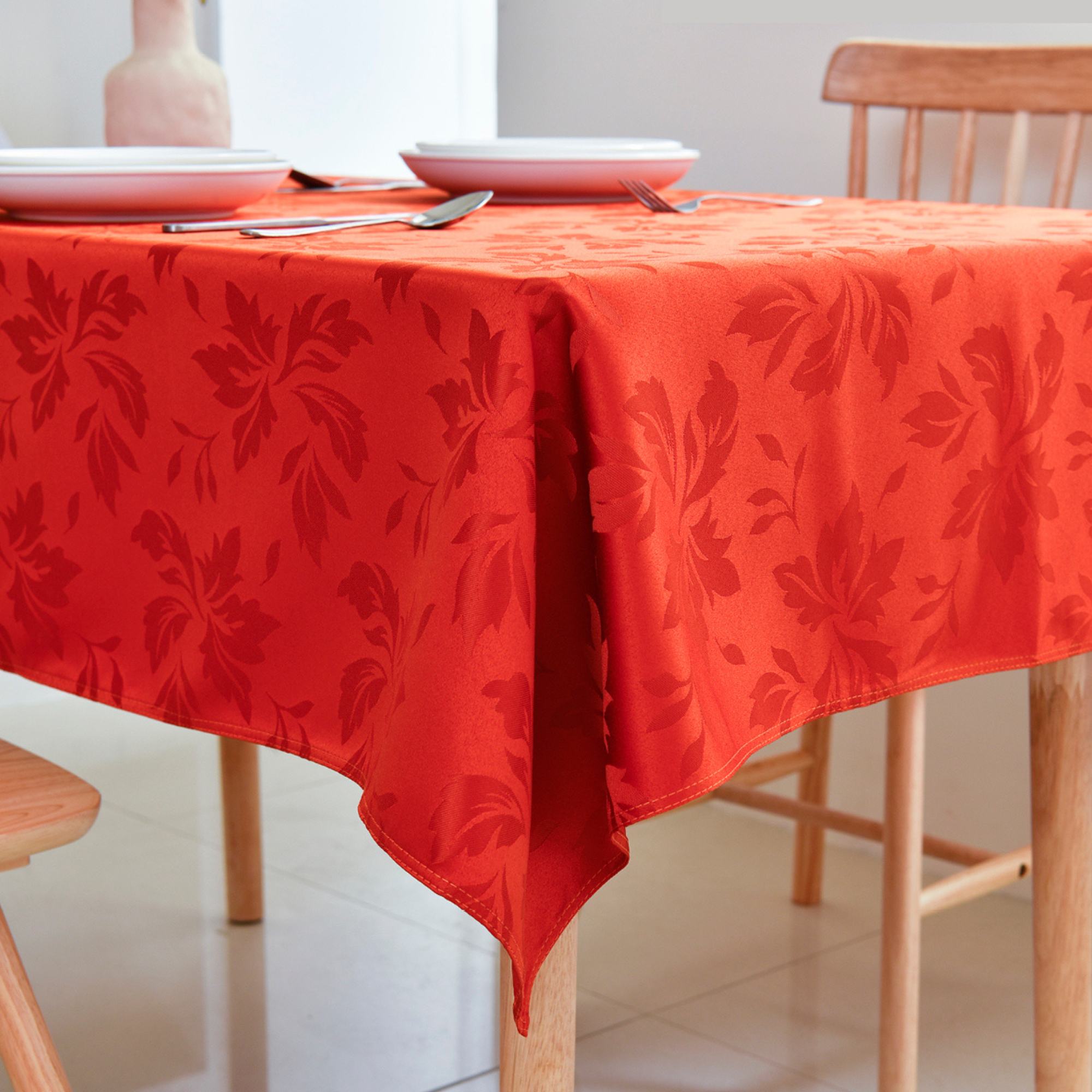 Mapple Floral Jacquard Rectangle Tablecloth – Waterproof