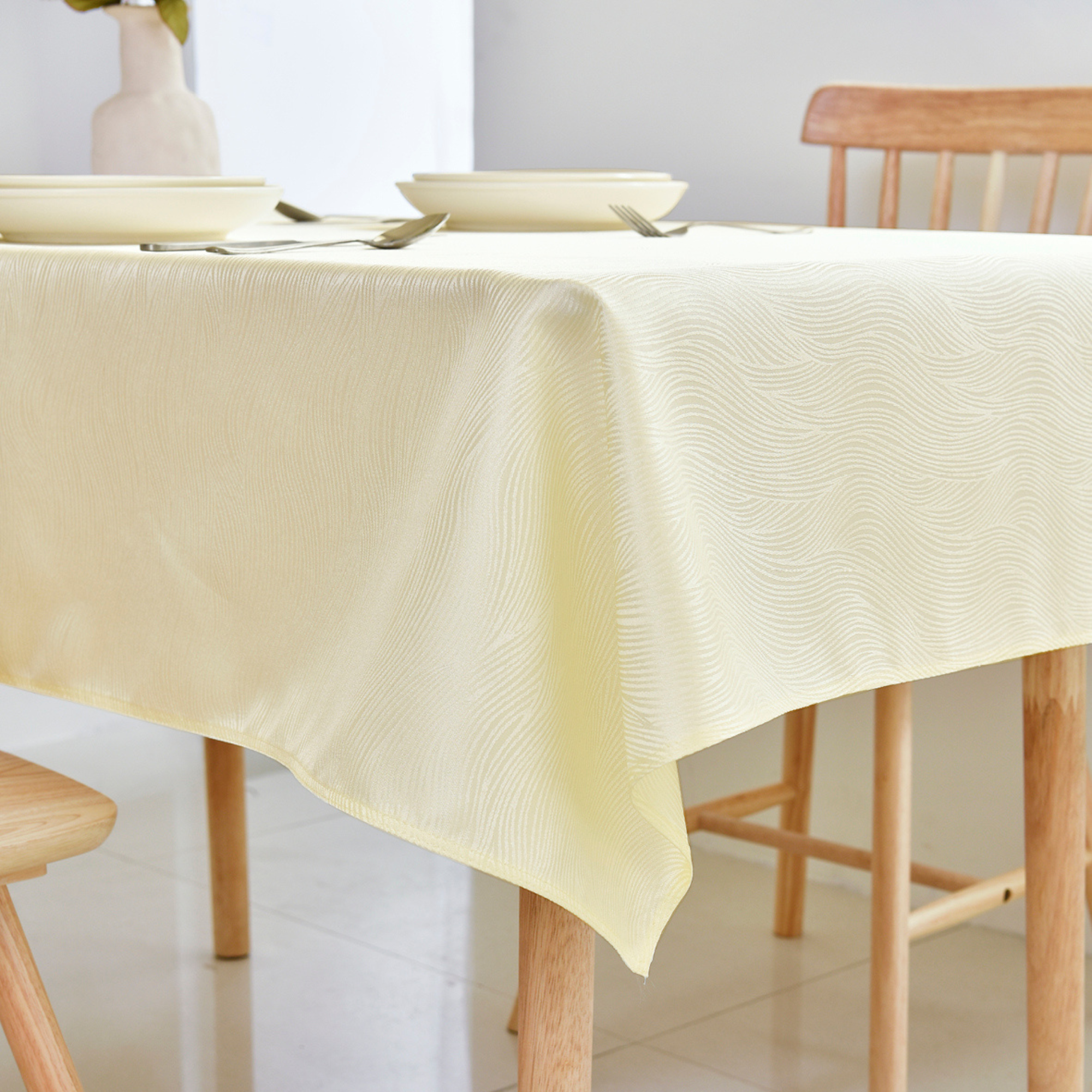 Water Ripple Pattern Jacquard Rectangle Tablecloth – Ivory